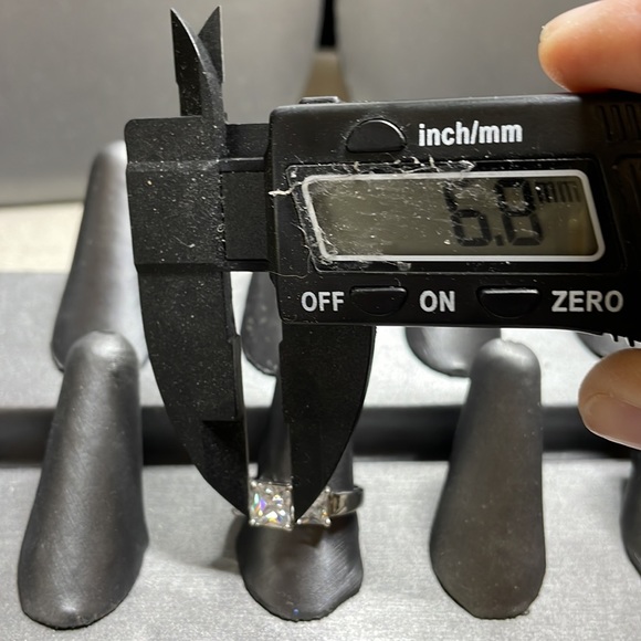 Sterling Silver over 3 carat TW 3 Stone Quartz Princess Cut Chunky Wide Band - Picture 9 of 12